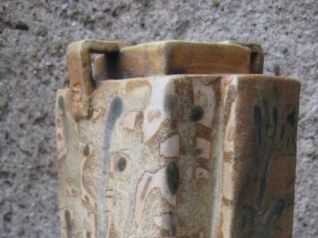 Eckige Vase, Asche- und Gesteinsglasur 04