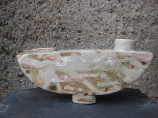 Vase und Kerzenhalter, Asche- und Gesteinsglasur 77